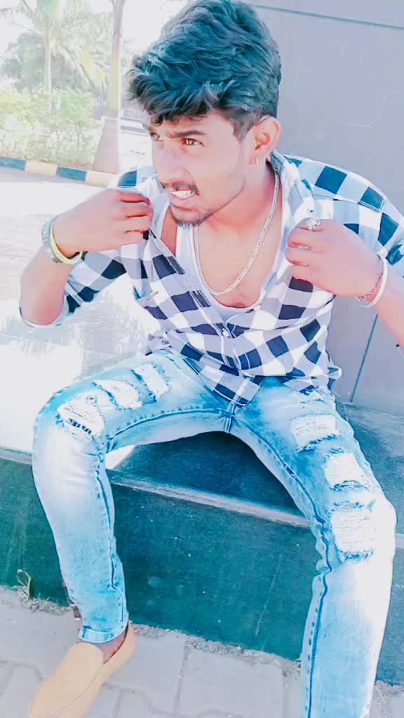 @smlie_santhu