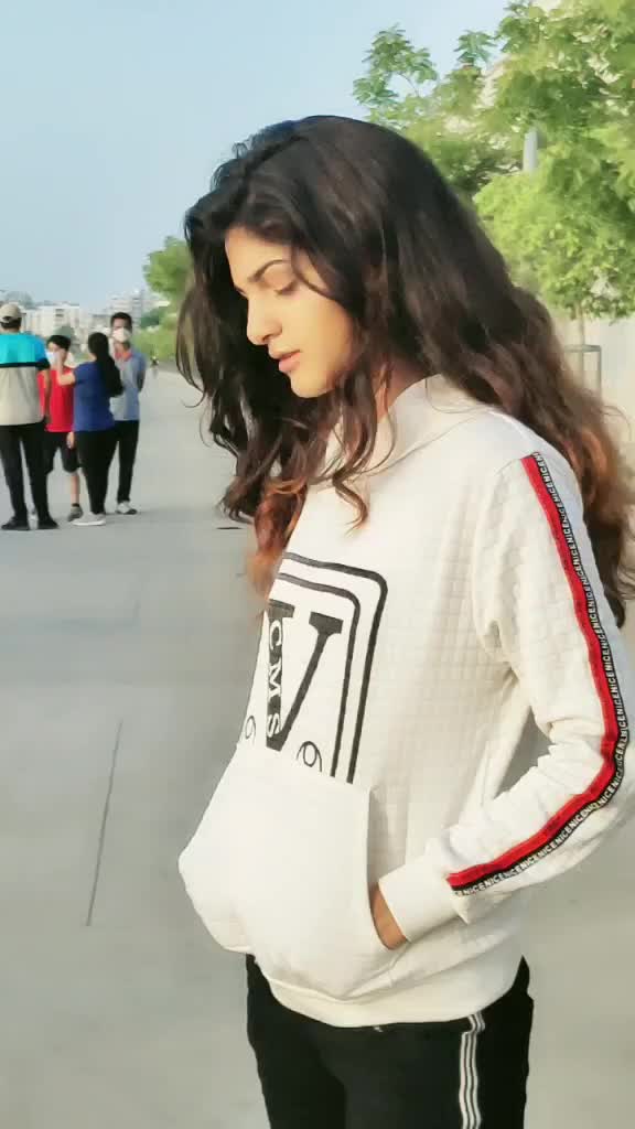 @𝐍𝐢𝐤𝐢𝐭𝐚 𝐊𝐮𝐦𝐚𝐰𝐚𝐭