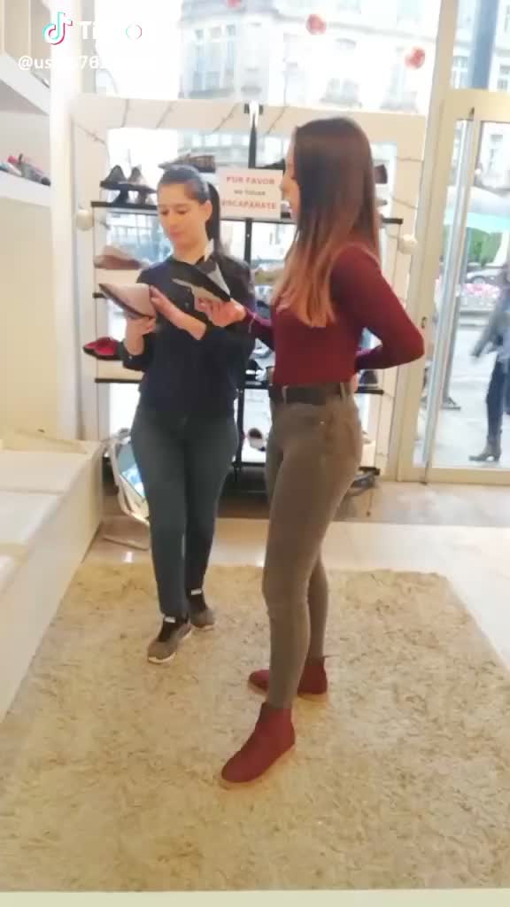 @TOTAL TIGHT JEANS