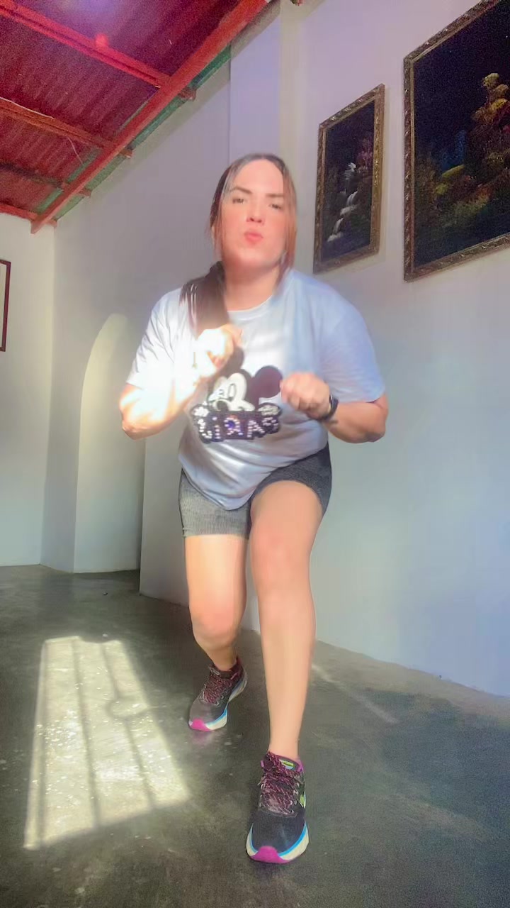 @💃