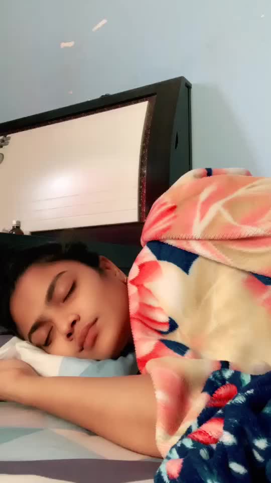 @Vaishu_cherie