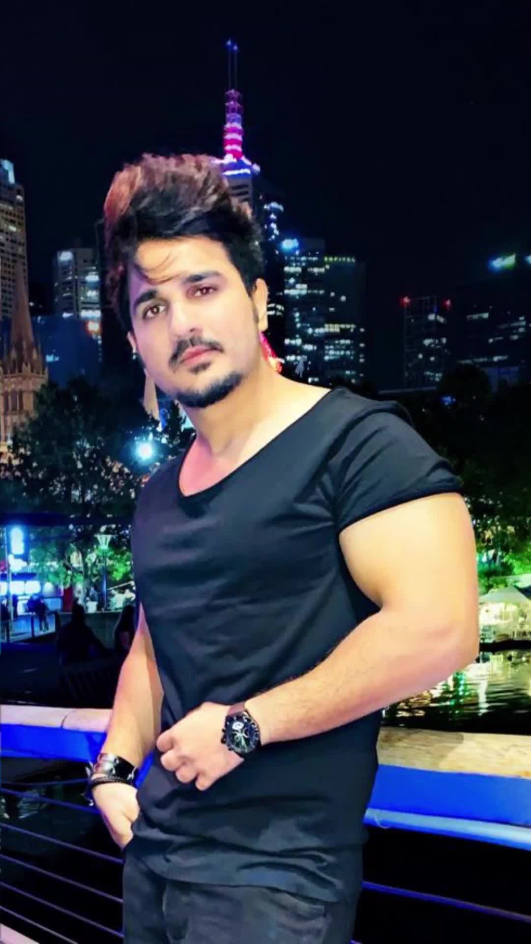 @Roman 🇦🇺