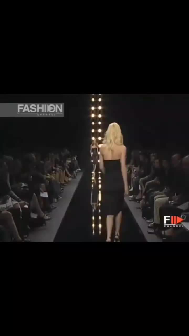 @Fashion 00's✨️🖤