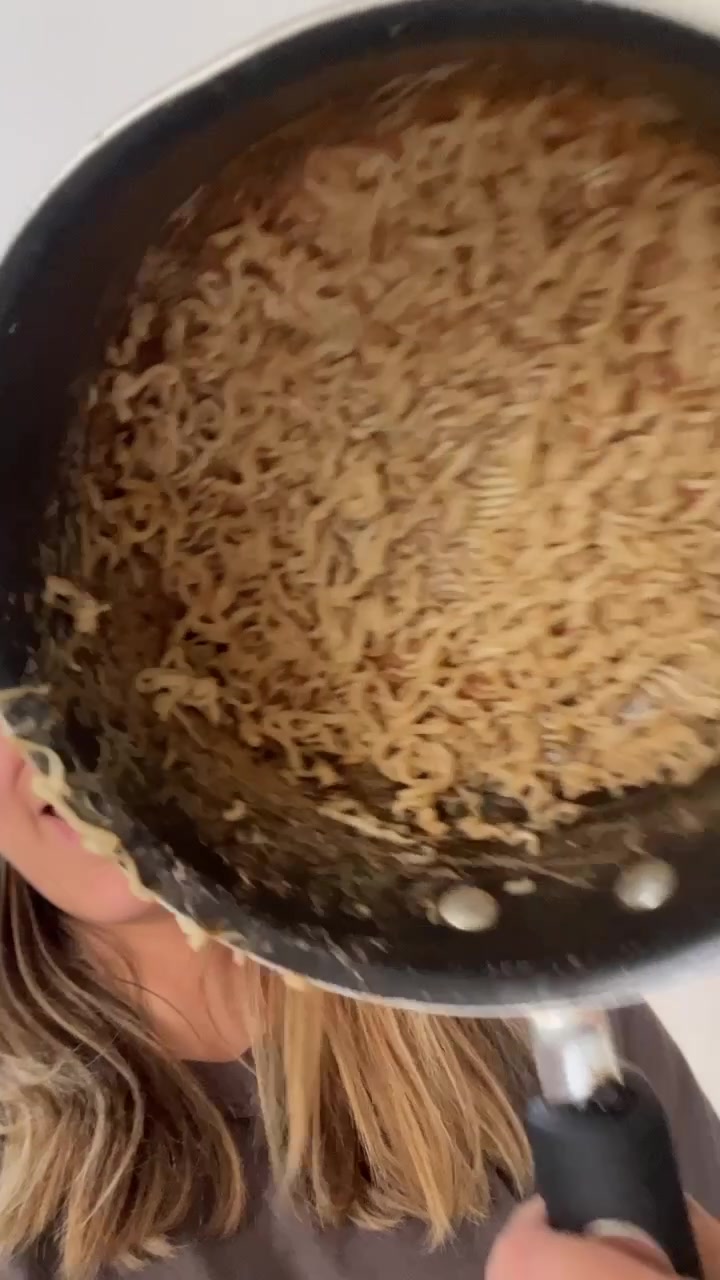 @lesleyamore