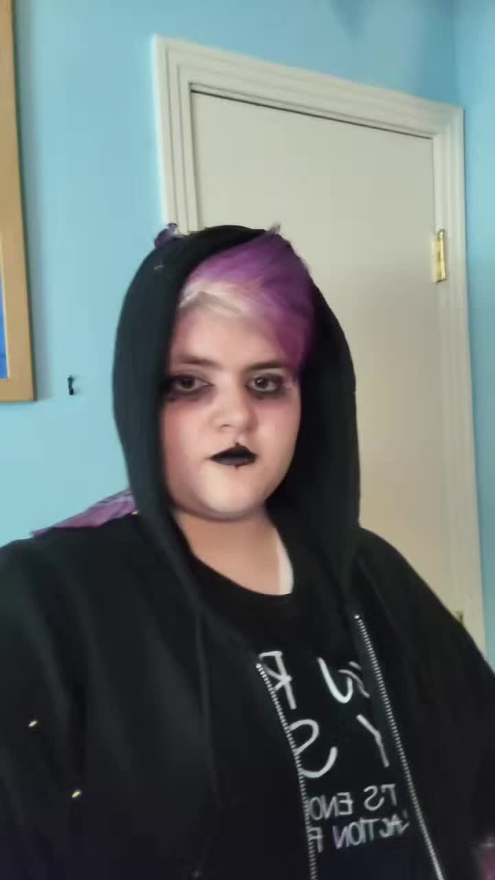 @halfasleephastie