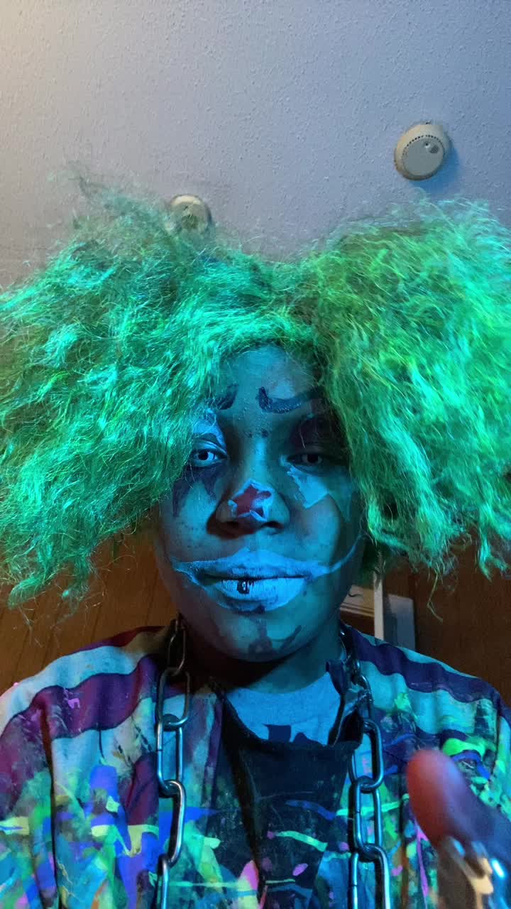 @Tackyz the clown😈✨