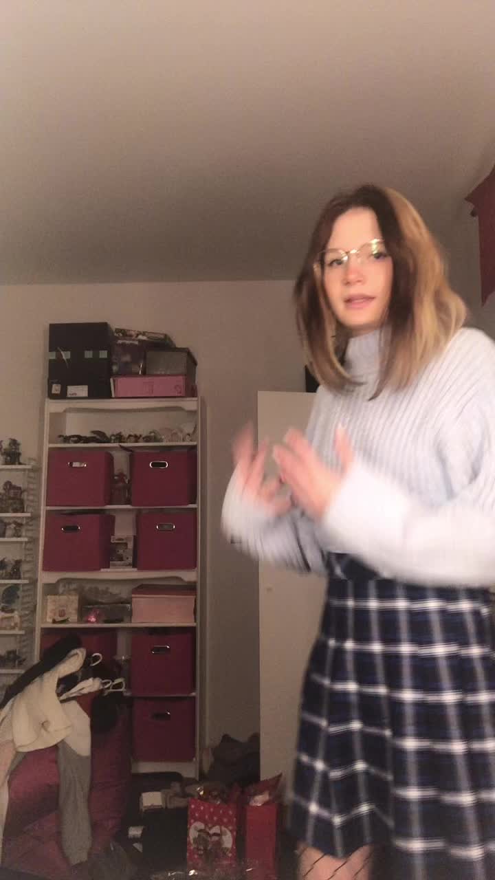 @VibbiCrystalWolf💠