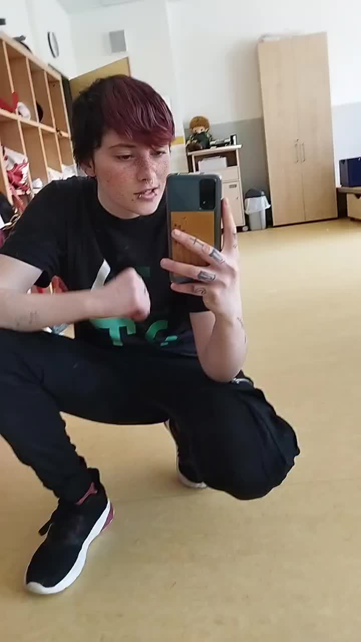 @Julian🫂