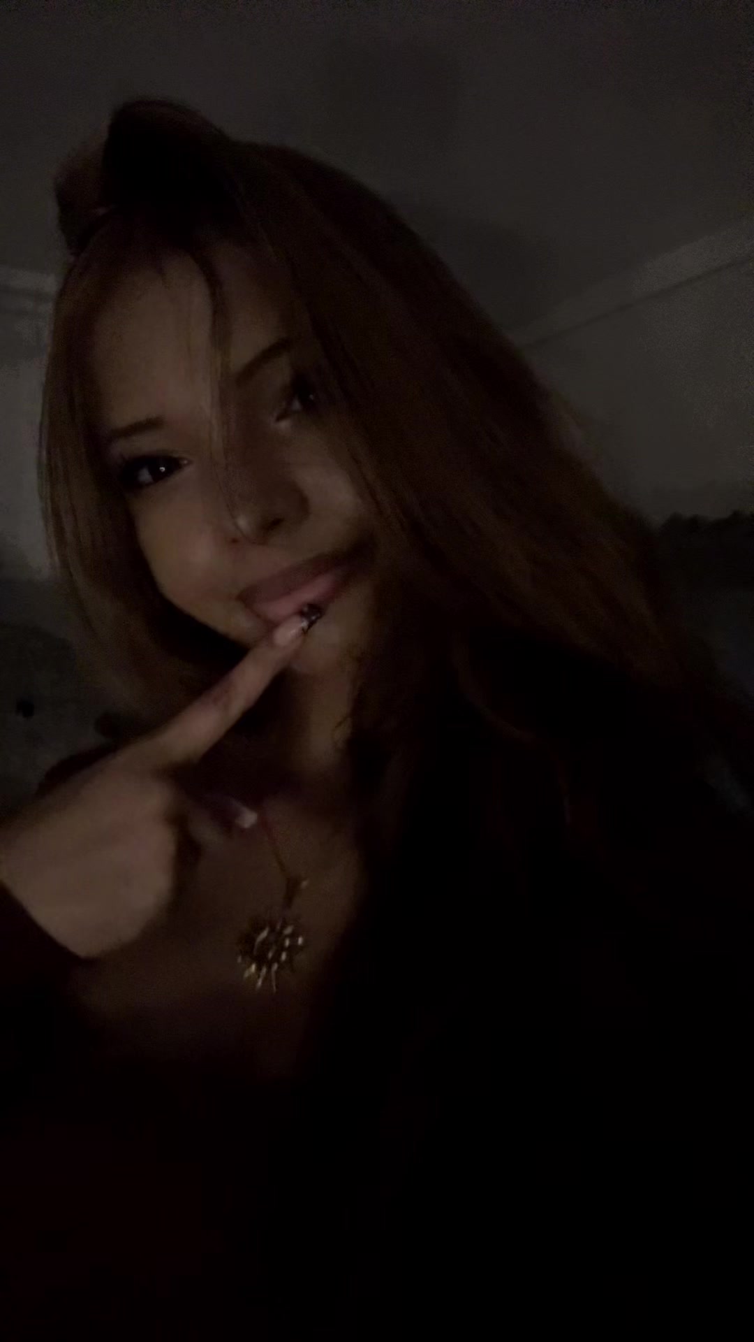 @ᥫ᭡.
