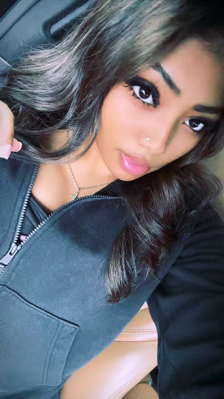 @Angelina🦋