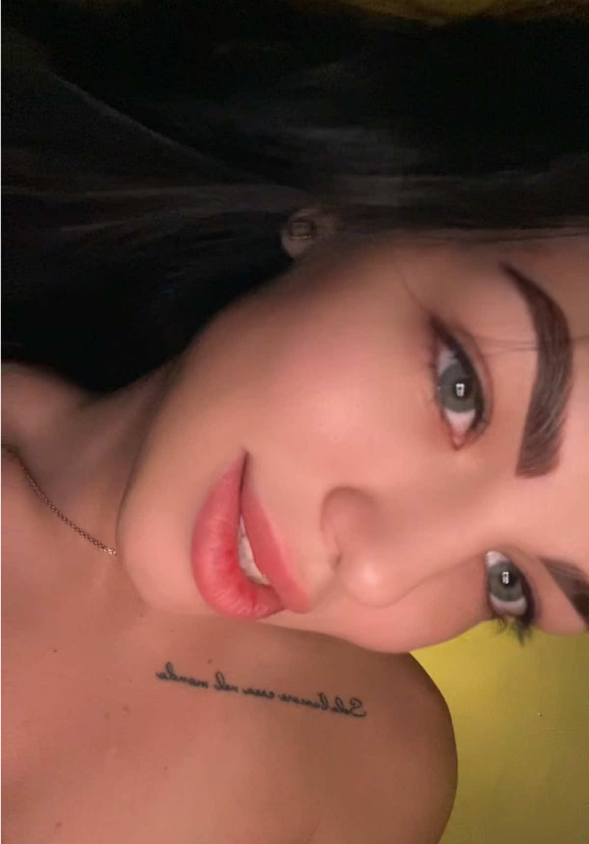@adelyinna