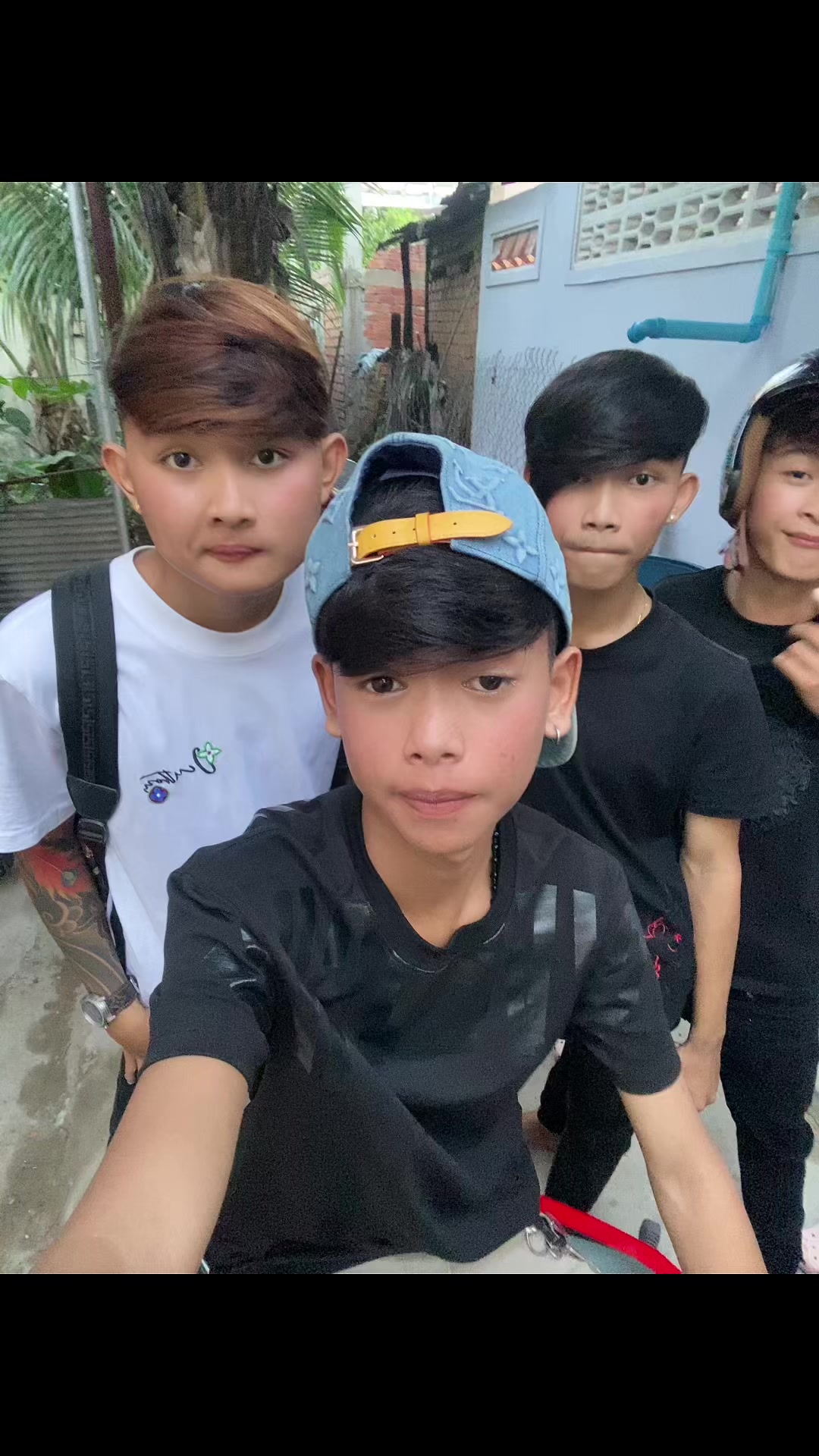 @អ្នក បង្កើតមនុស្ស