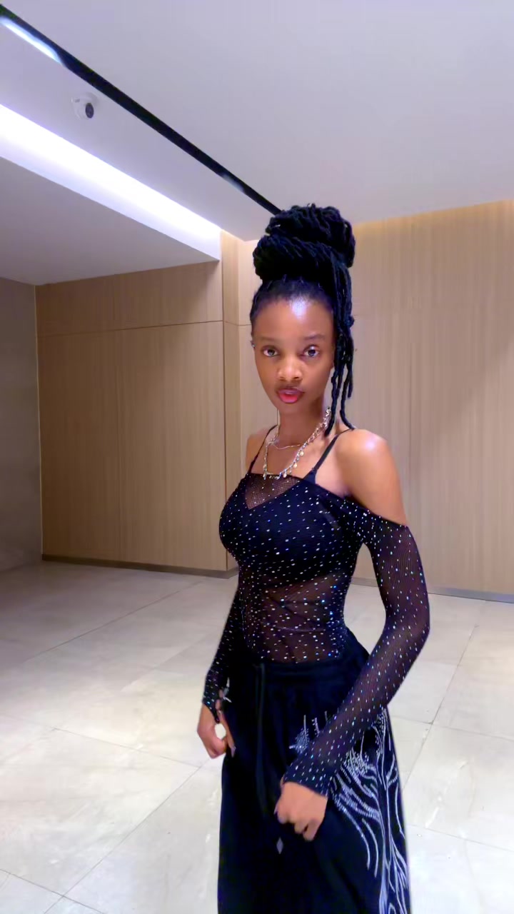 @🖤👑Lizzy👑🖤