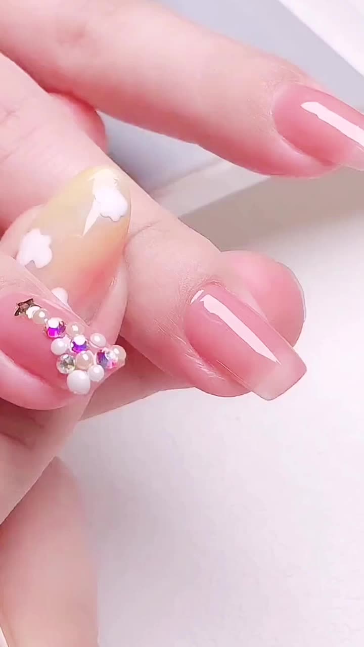 @Hinails