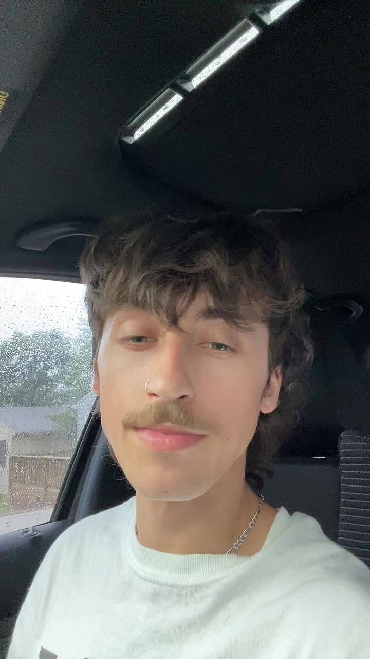@flamingoboy1196