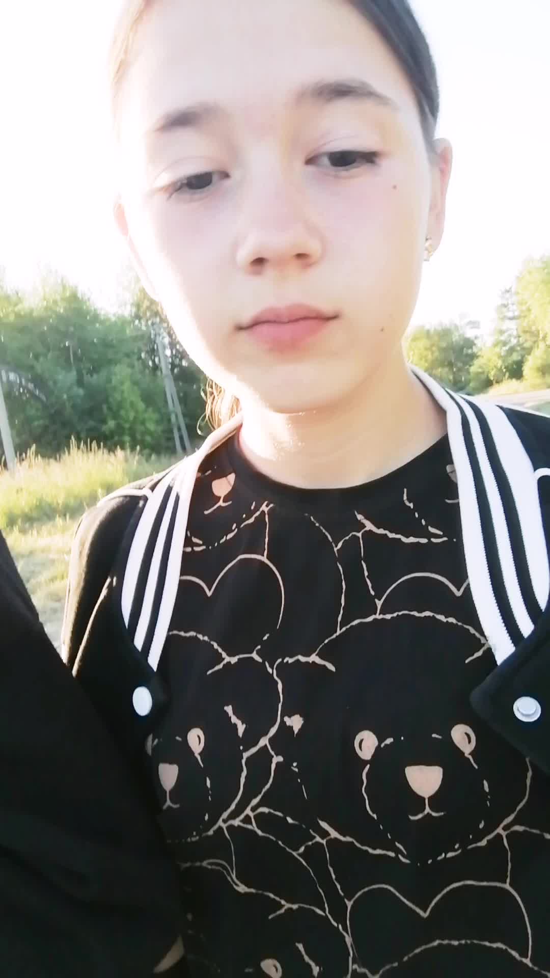 @Юленька 😎🖤