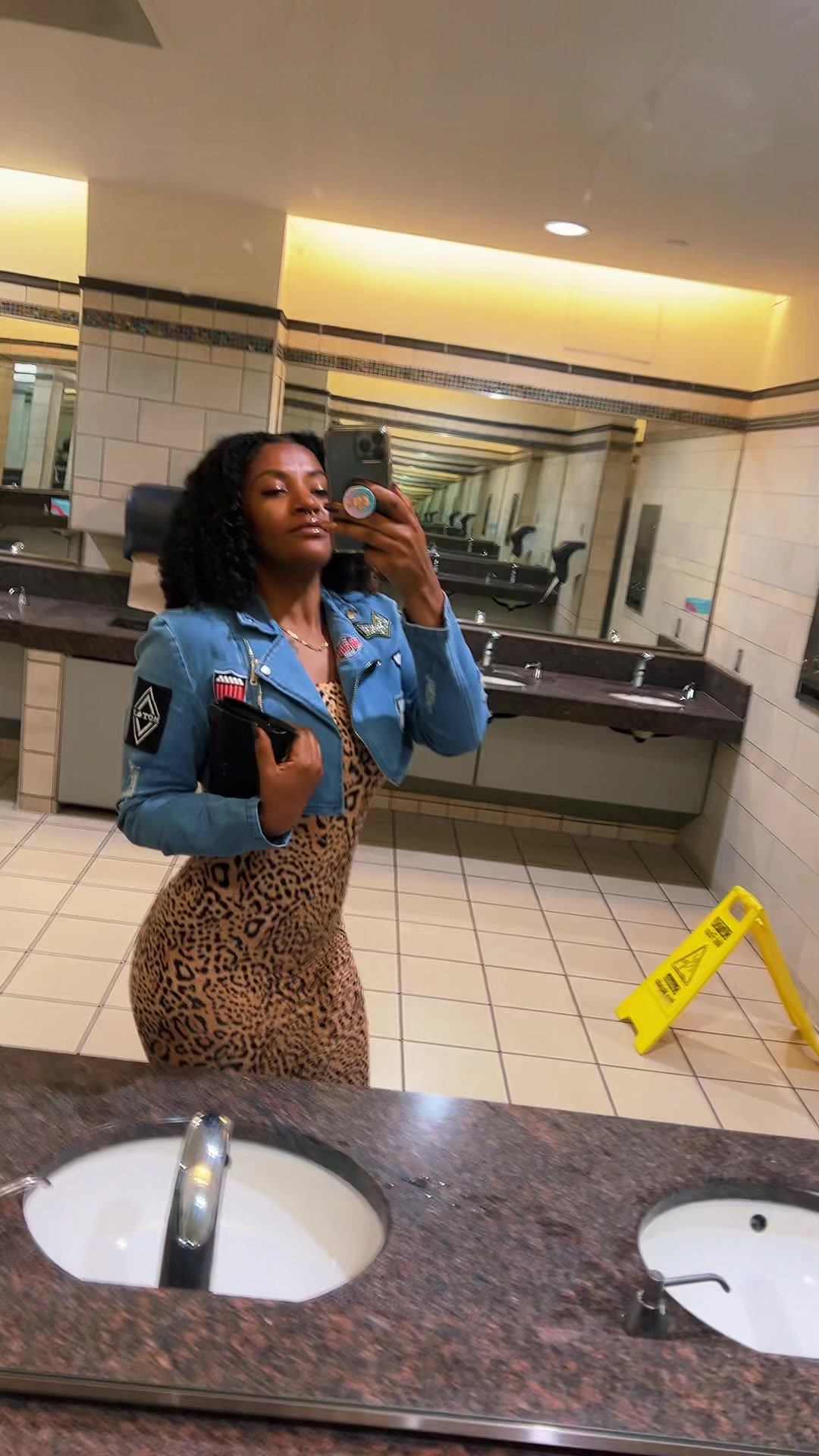 @Marvelous_marvv