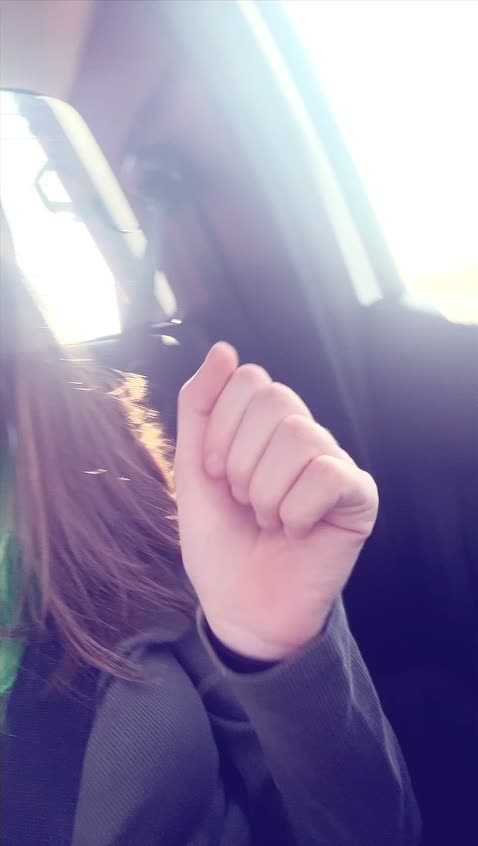@•