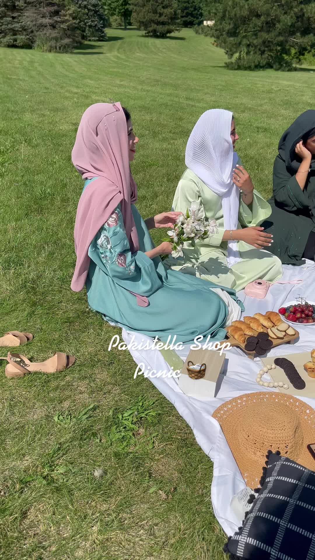 @pakistella