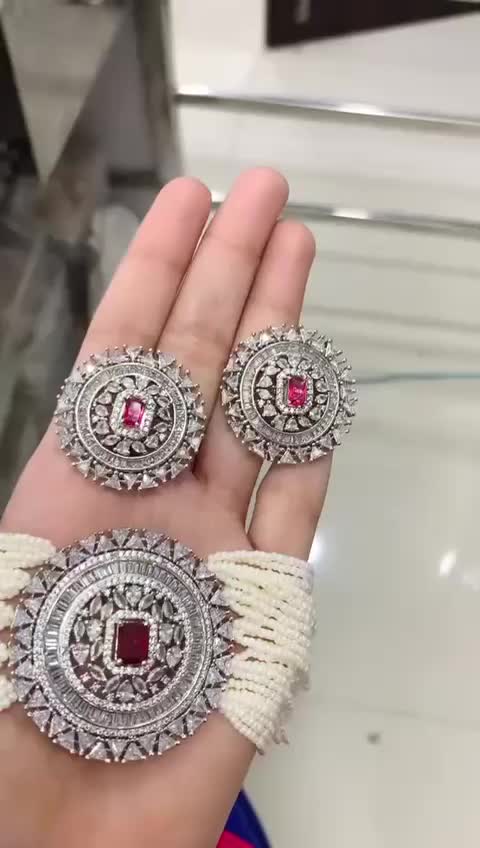 @shahnazBollywood1
