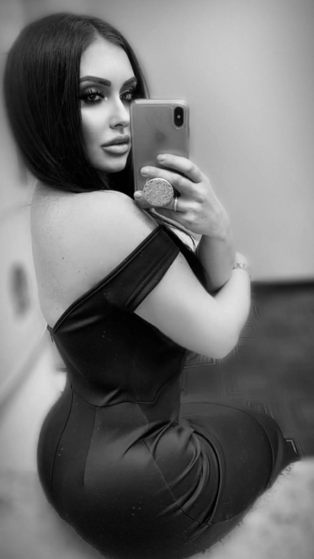 @themodernmadonna
