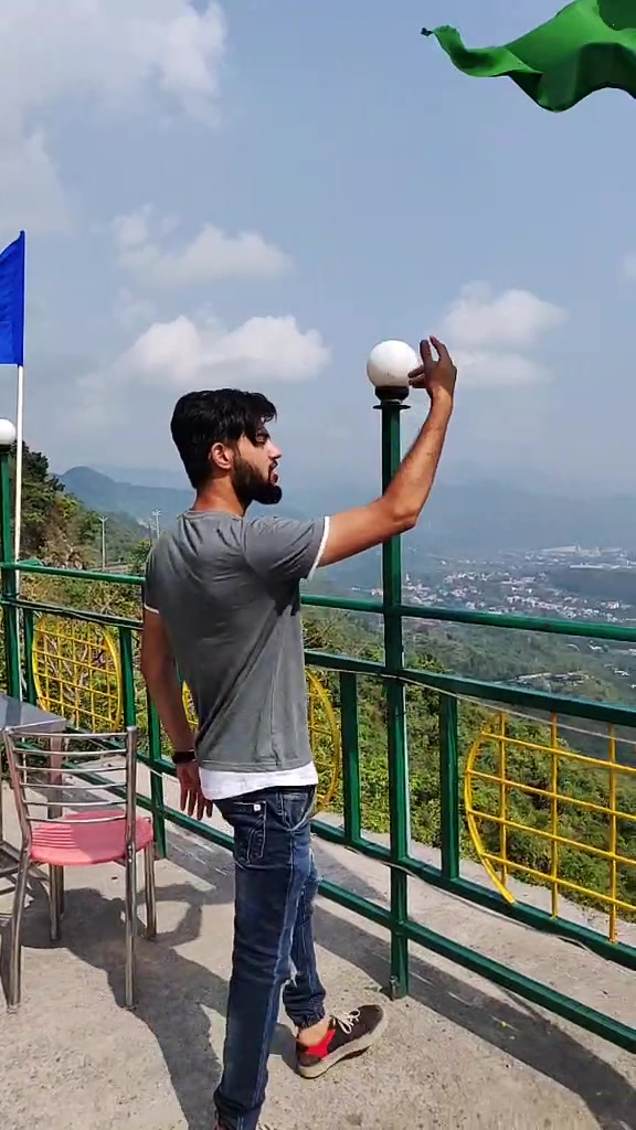 @VaQas_Khan