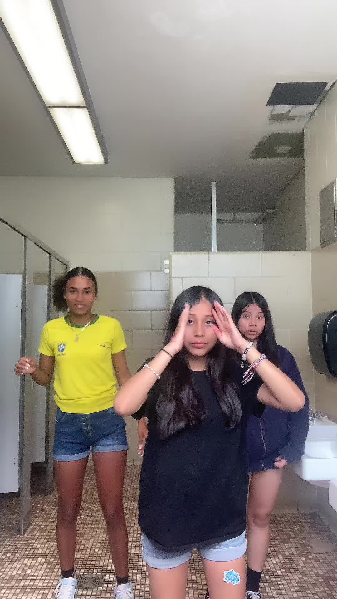 @BRAZILIAN GIRL ✨