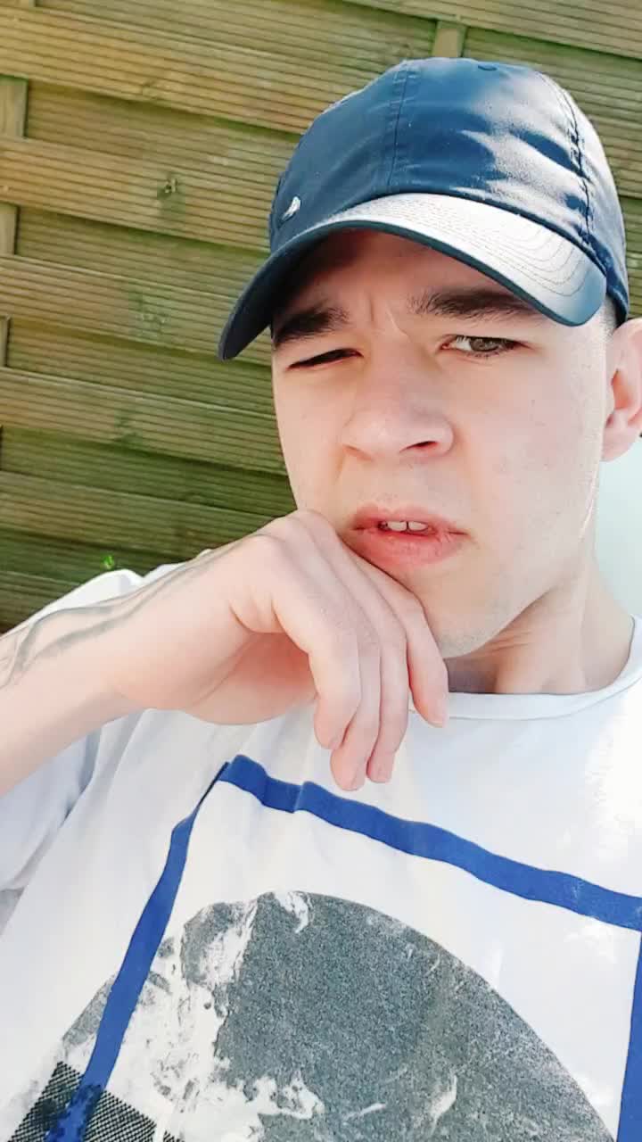 @Saschajon