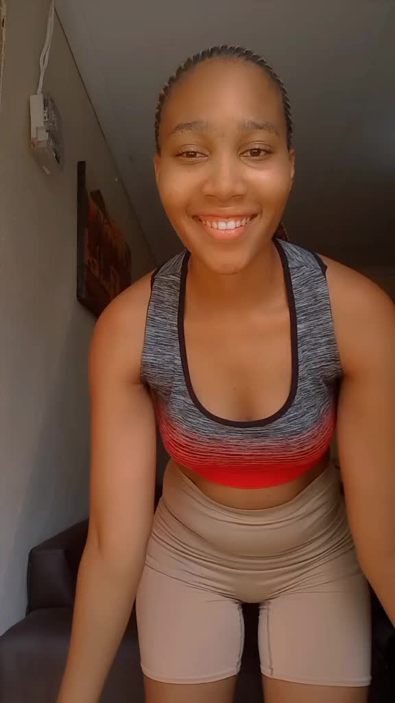 @YT: KRISIEY LOUW