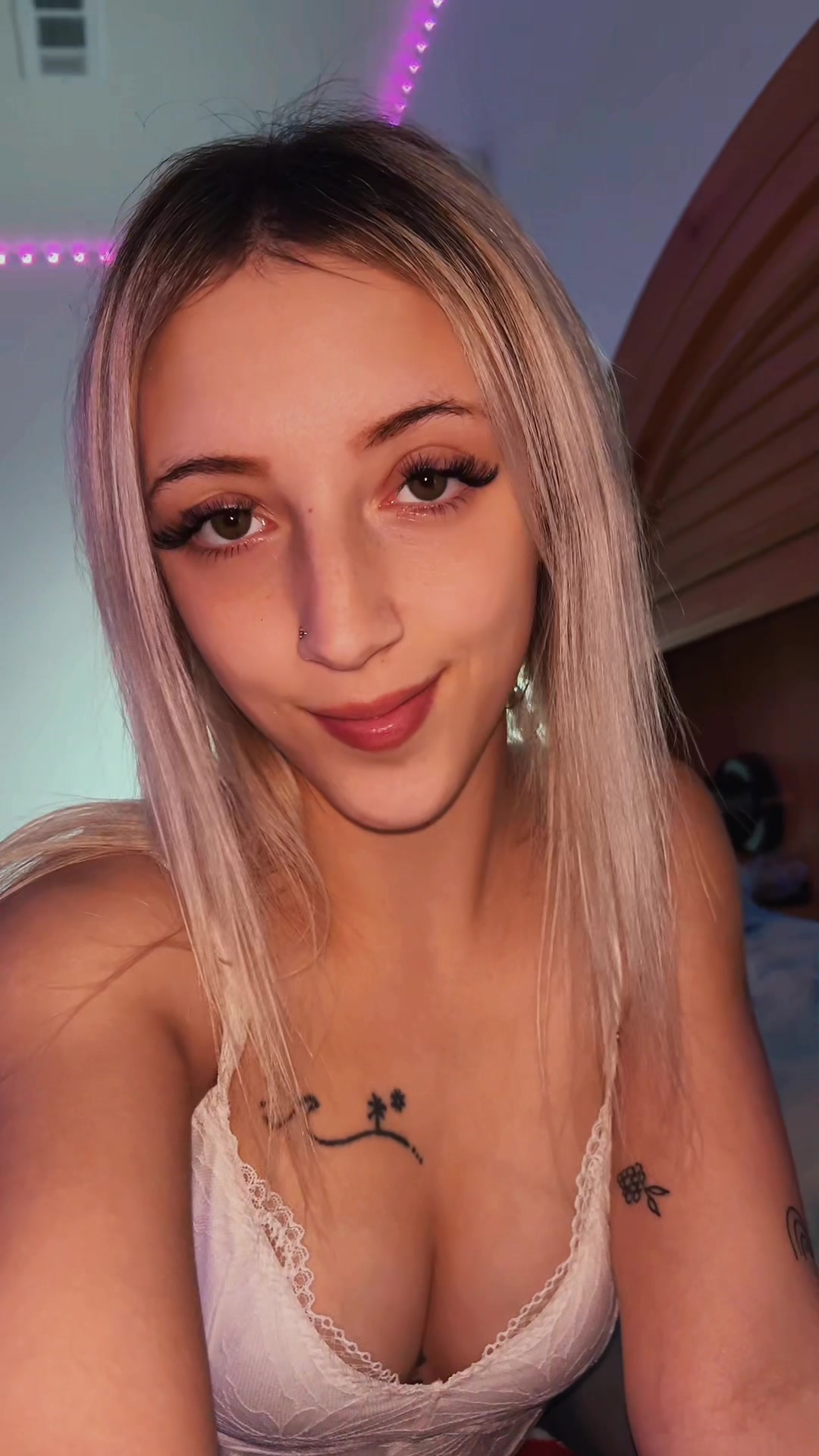 @rachelwoodshere