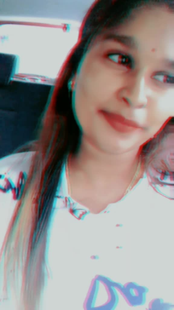 @N I S H A 💙👑