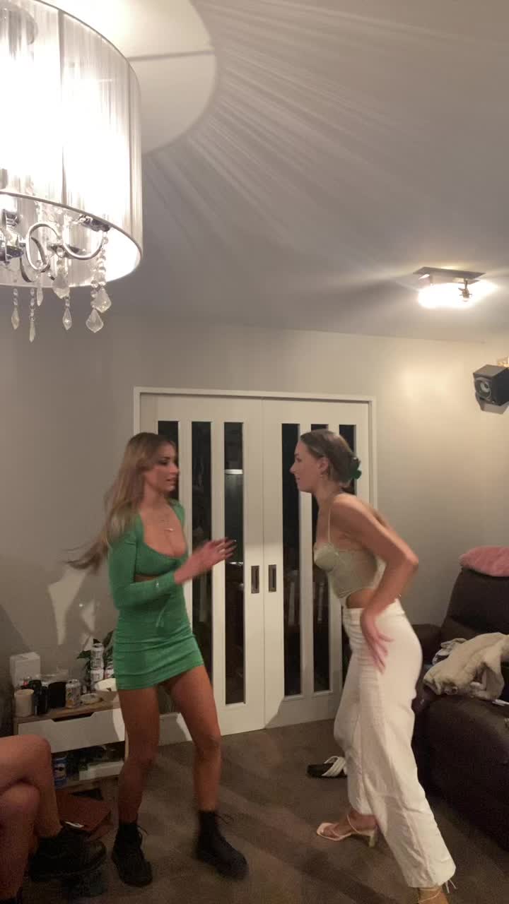 @izzcon