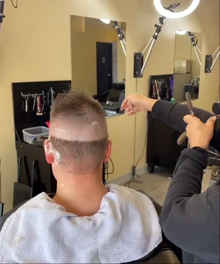 @ThePrettyBarber_Cris