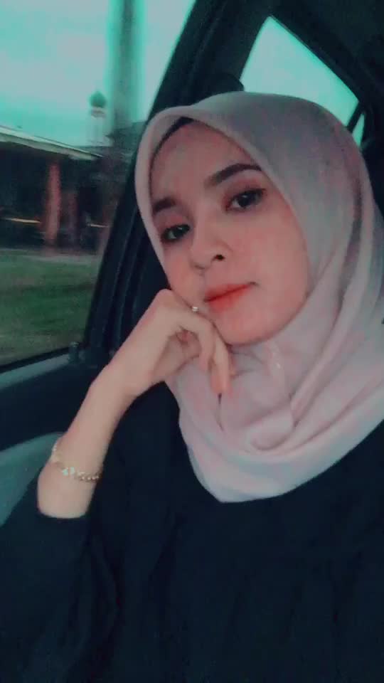 @farah_muhadi