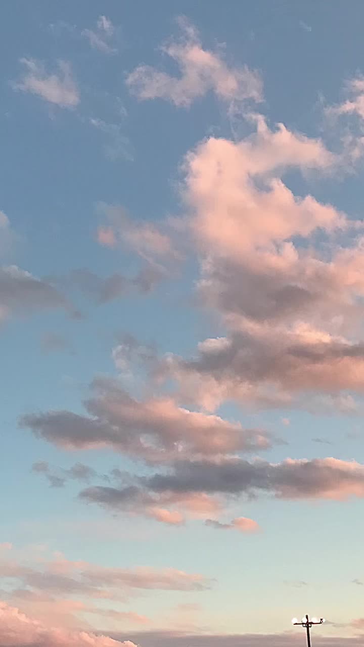 @︎︎