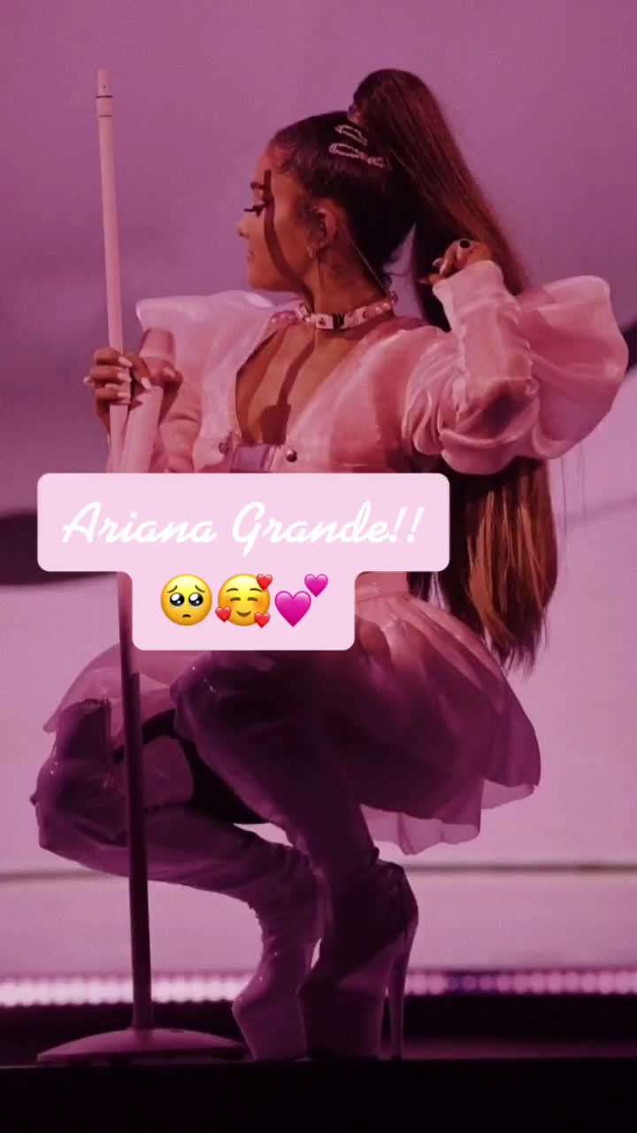 @𑁍Ari is queen𑁍