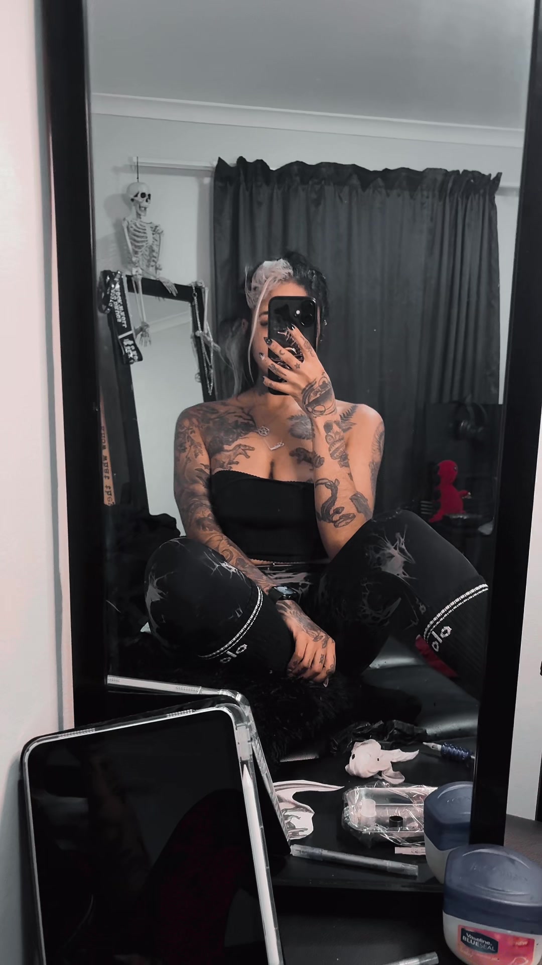 @__SatansNiece__