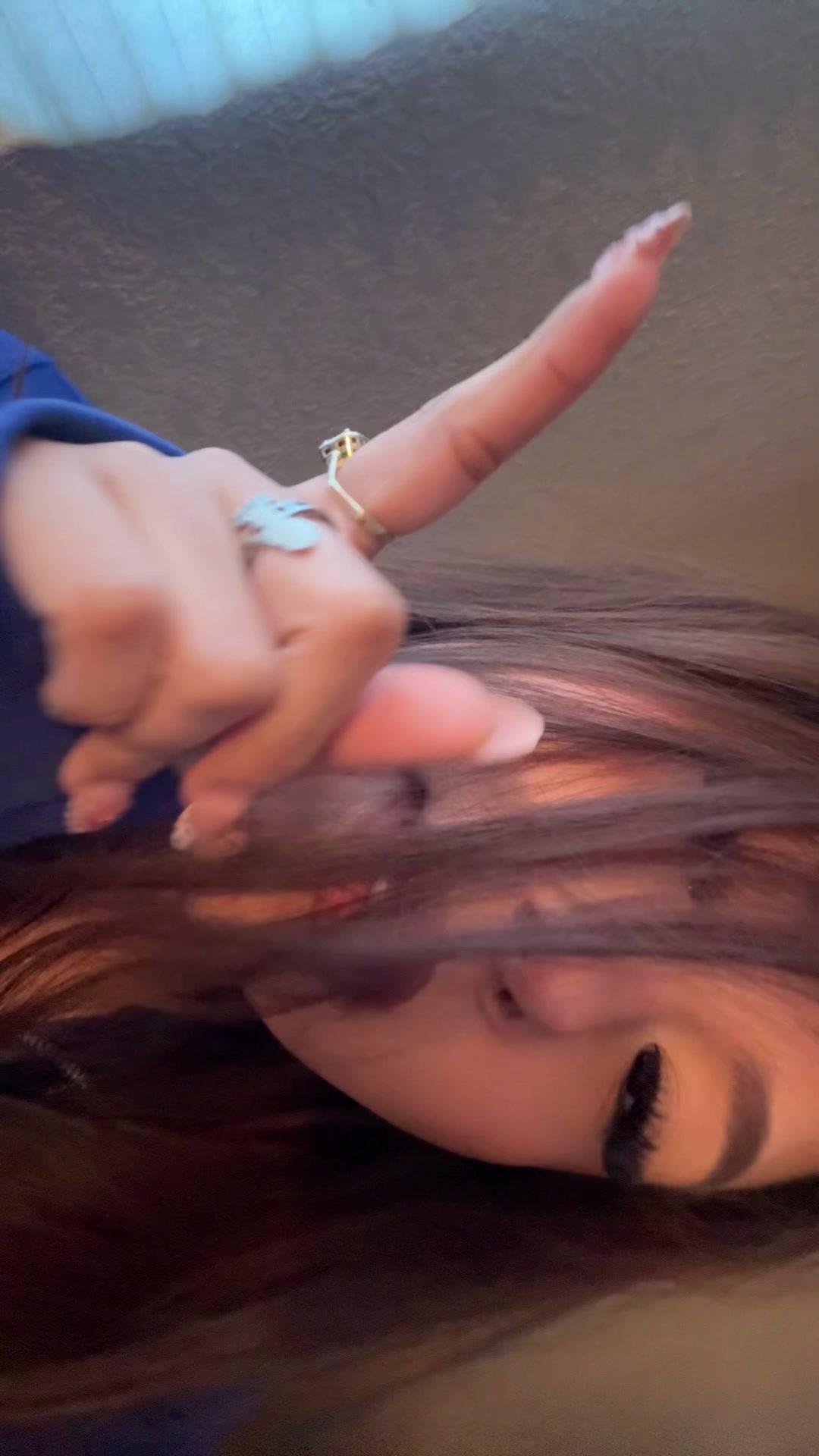 @dani3la__