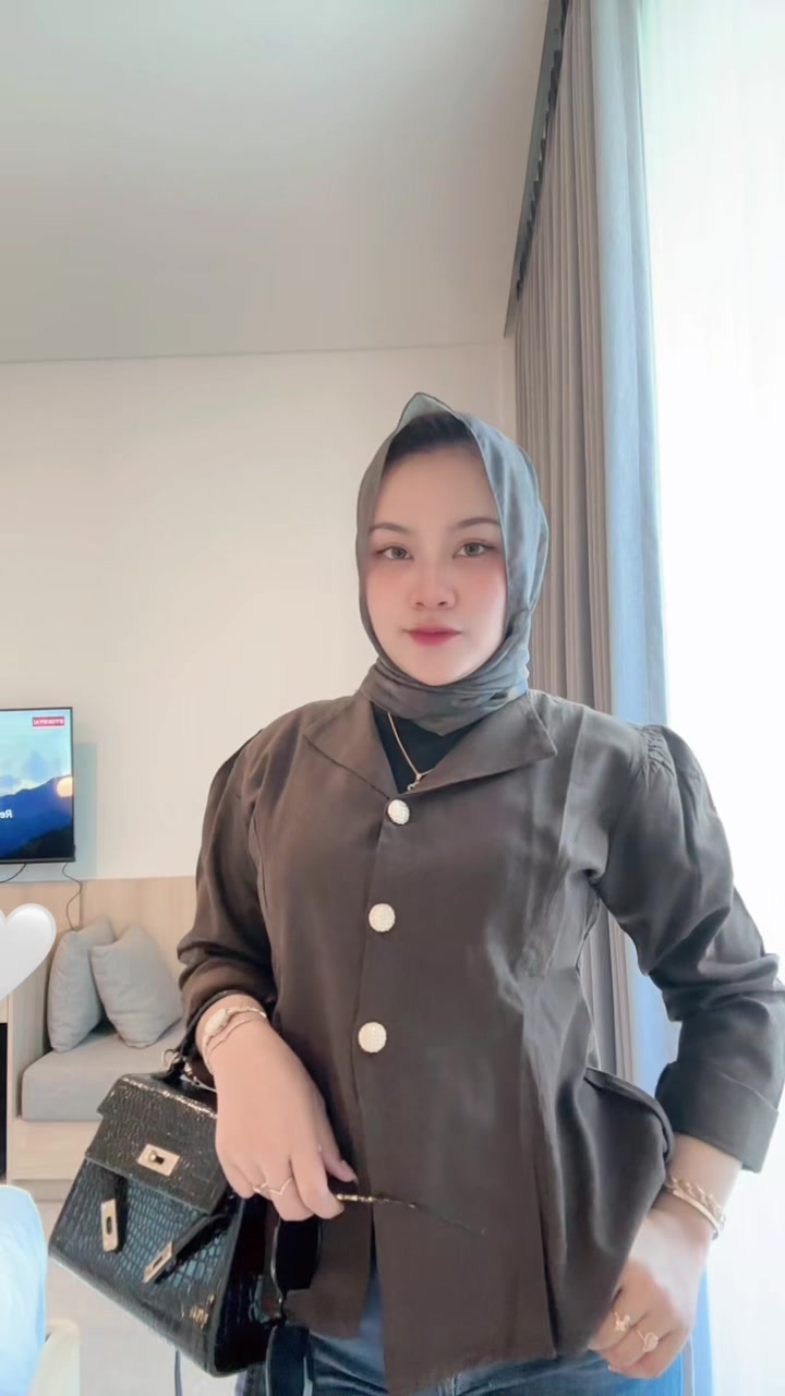 @Ana