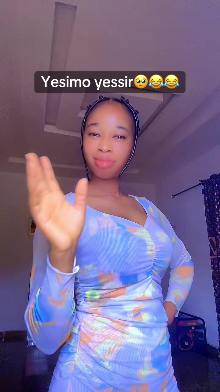 @AYOMIDEY THEEKITIGIRL 🤡
