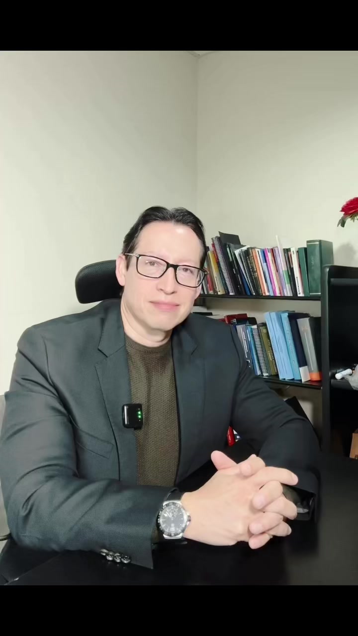 @Dr. Axel Maas Jácome