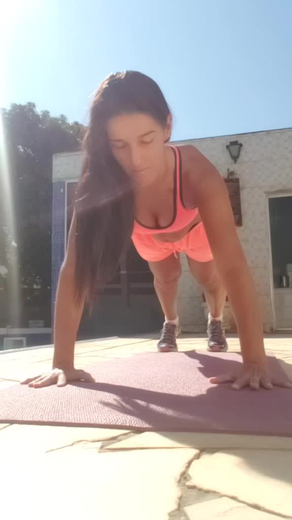 @J&eacute;ssika Kovatch
