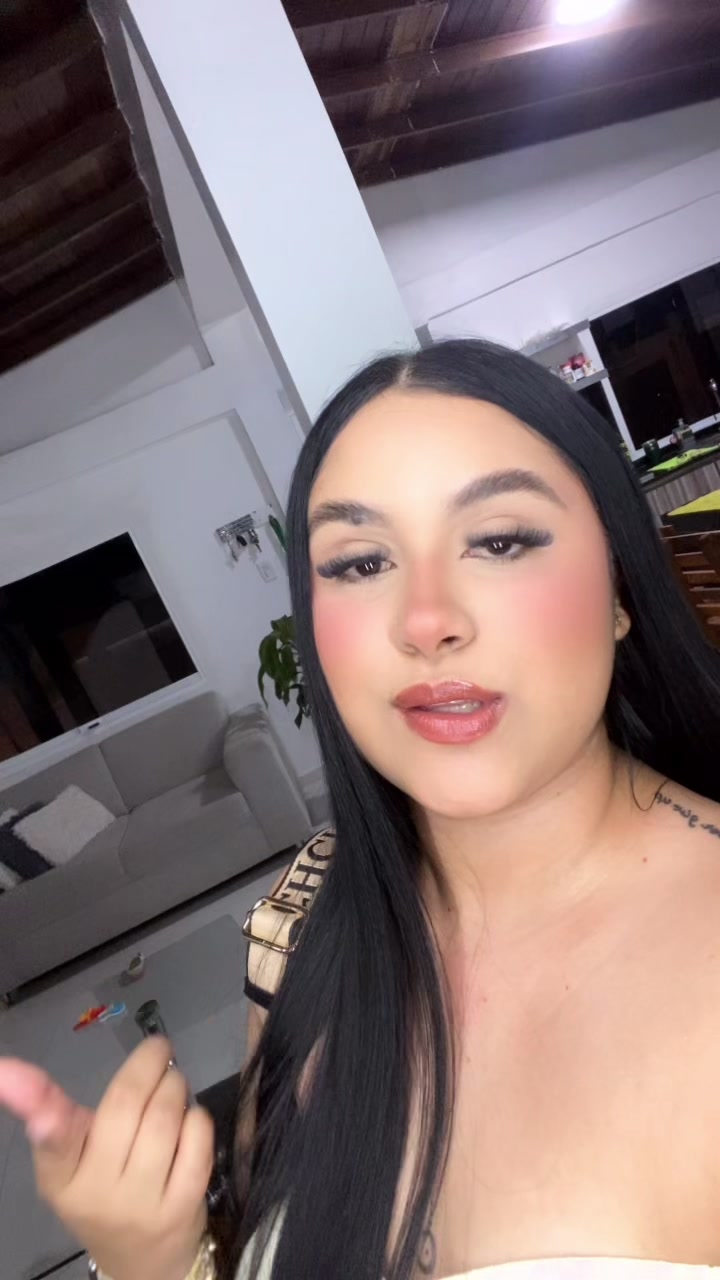 @DANIELA TORRES🌼