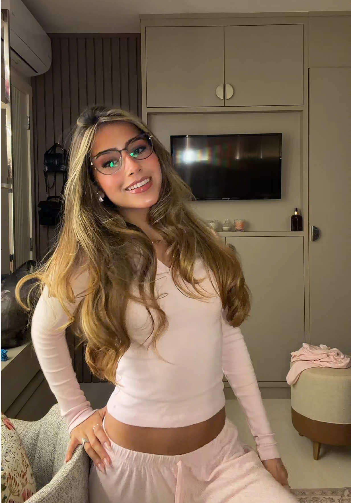 @Isadora