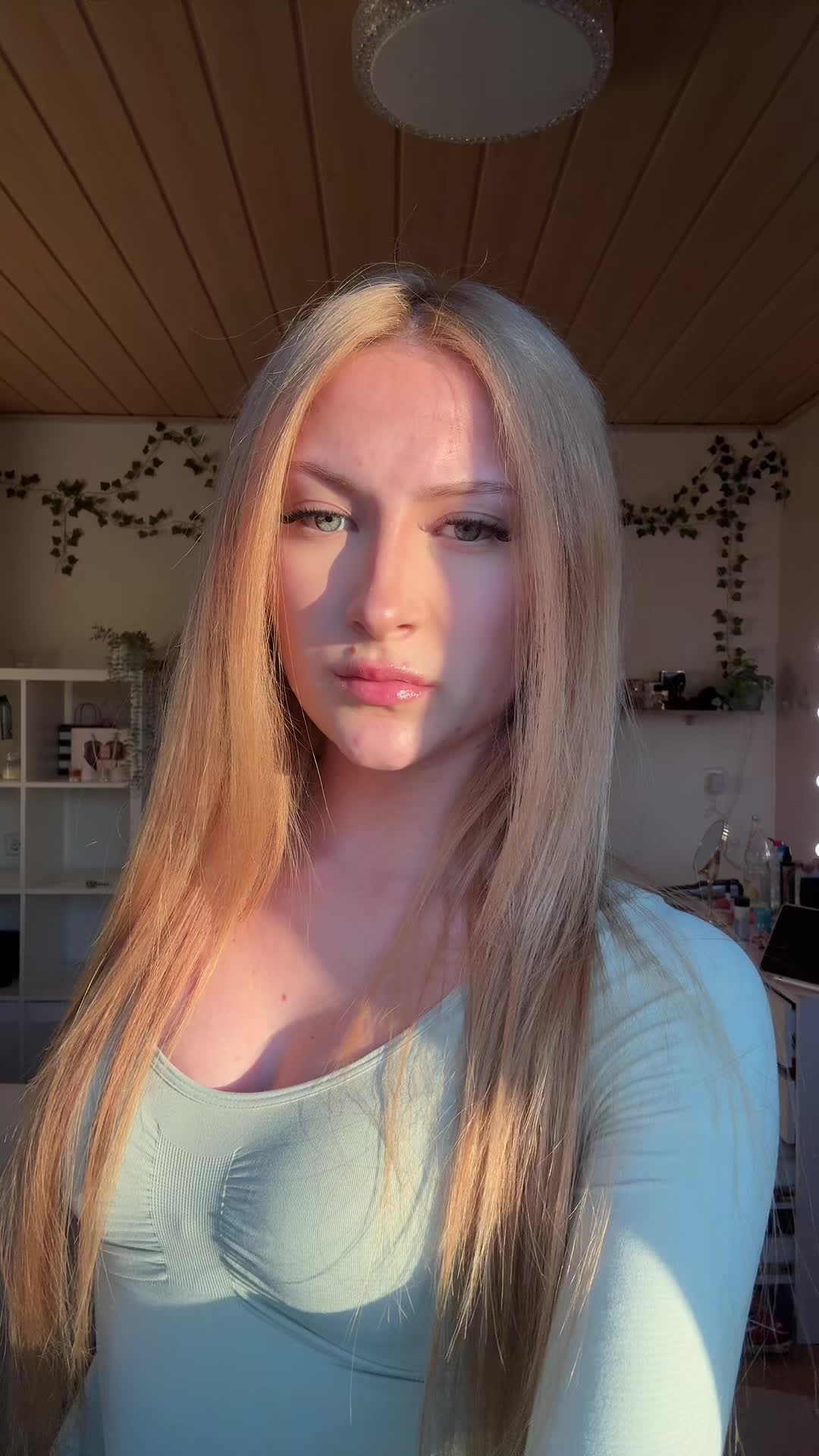 @𝐬𝐚𝐫𝐚𝐡