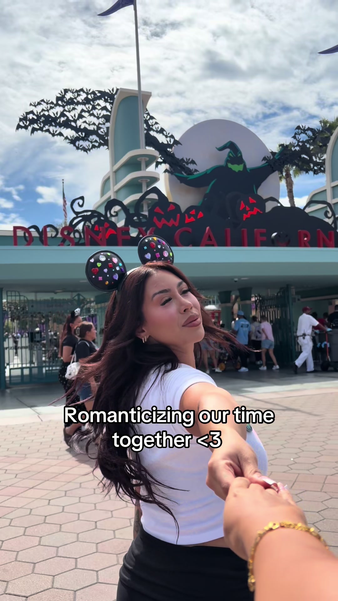 @oneashley_