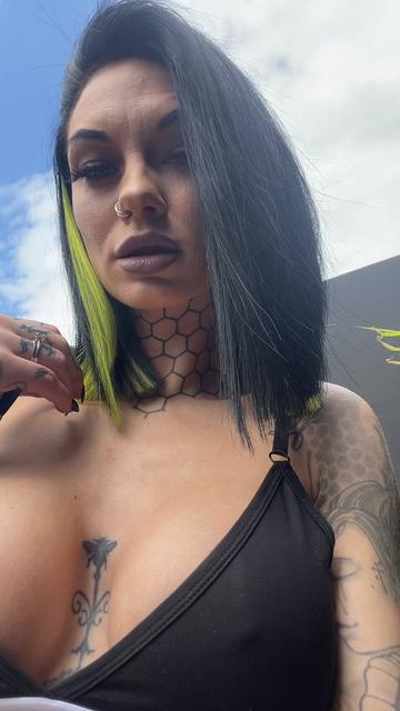 @beephillips__