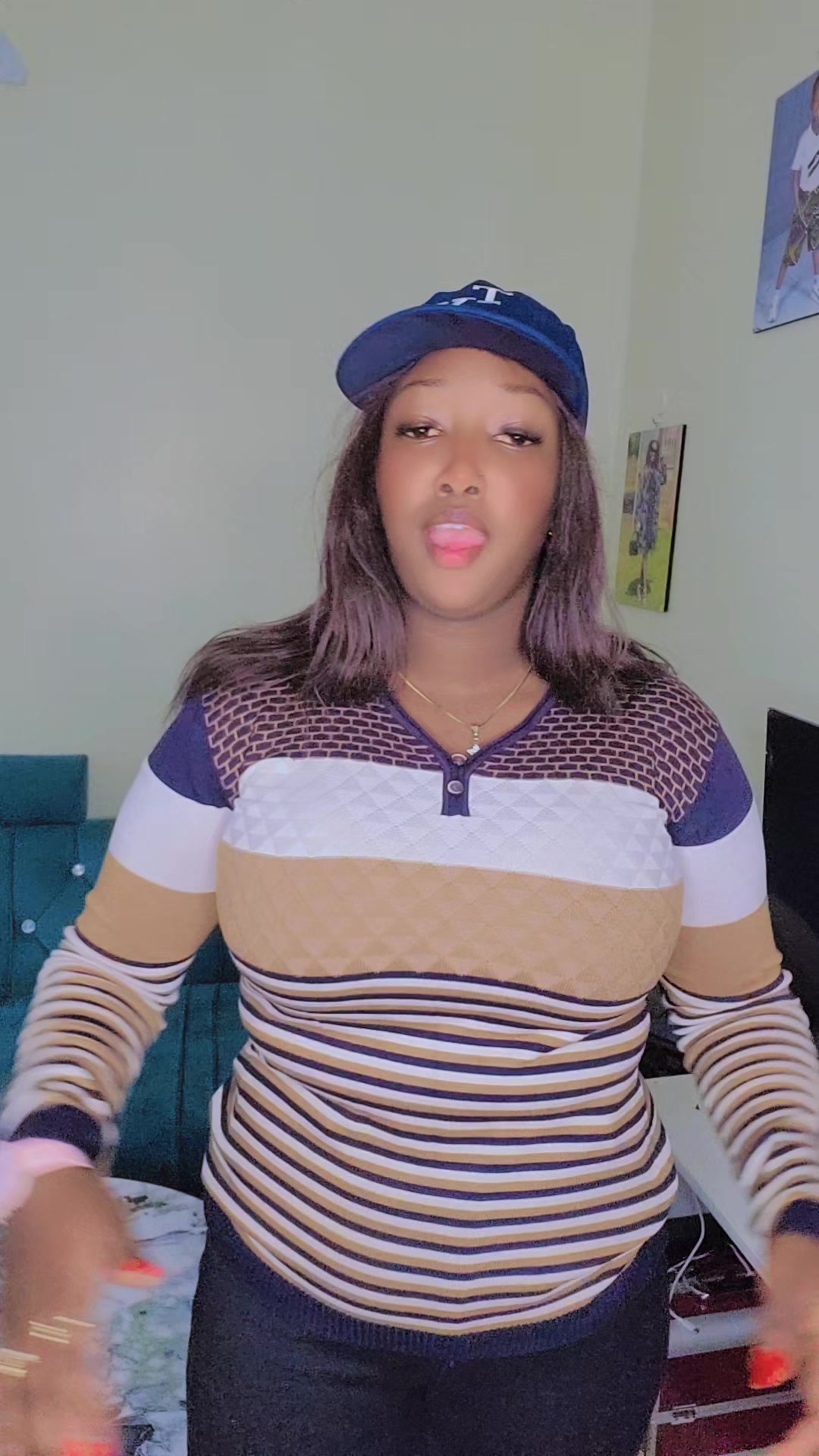 @Claudia tenai🇰🇪
