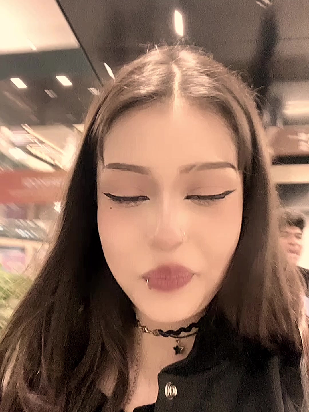 @𝔅𝔢𝔱𝔦 🕷️