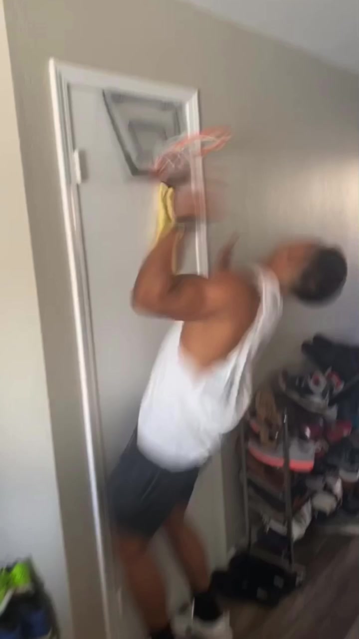 @thezachandoy